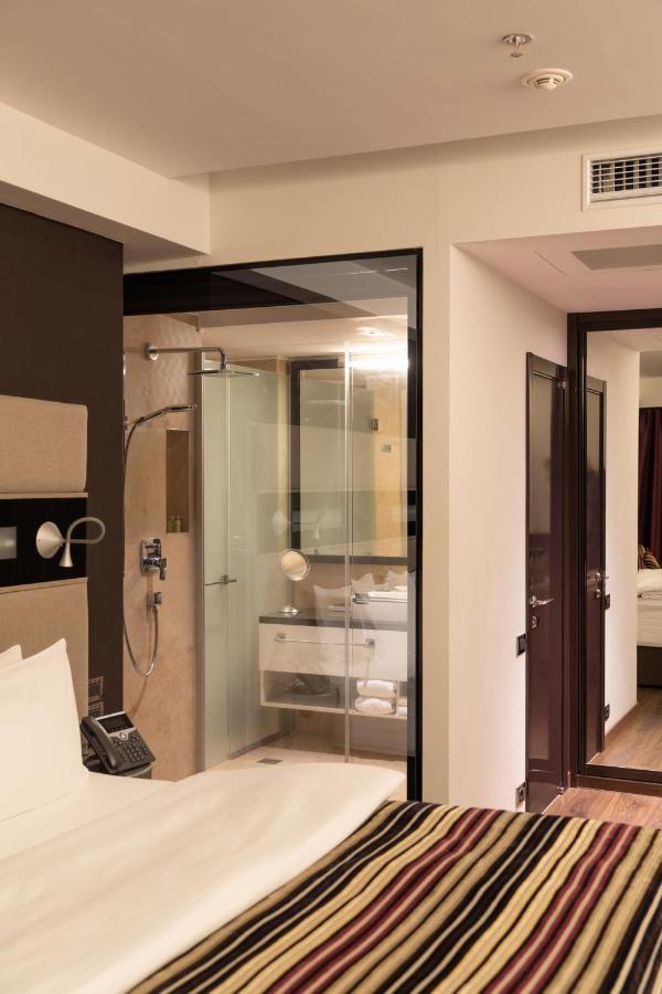 Hotel 11 Mirrors Design 5*
